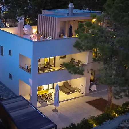Apartment Cube